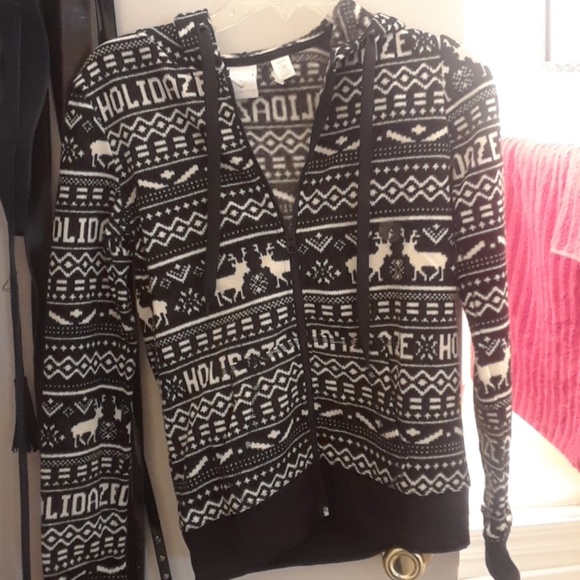 Black and White NWT Holiday Sweater XS - Picture 6 of 7